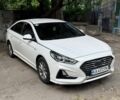 Білий Хендай Соната, об'ємом двигуна 2 л та пробігом 240 тис. км за 12500 $, фото 1 на Automoto.ua