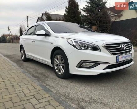Белый Хендай Соната, объемом двигателя 2 л и пробегом 354 тыс. км за 10790 $, фото 1 на Automoto.ua