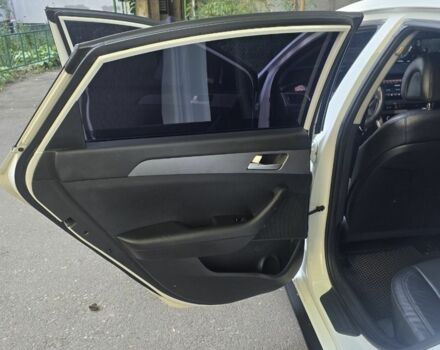 Білий Хендай Соната, об'ємом двигуна 2 л та пробігом 205 тис. км за 9800 $, фото 12 на Automoto.ua