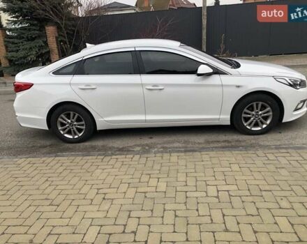 Белый Хендай Соната, объемом двигателя 2 л и пробегом 354 тыс. км за 10790 $, фото 2 на Automoto.ua