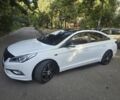 Білий Хендай Соната, об'ємом двигуна 2 л та пробігом 205 тис. км за 9800 $, фото 1 на Automoto.ua