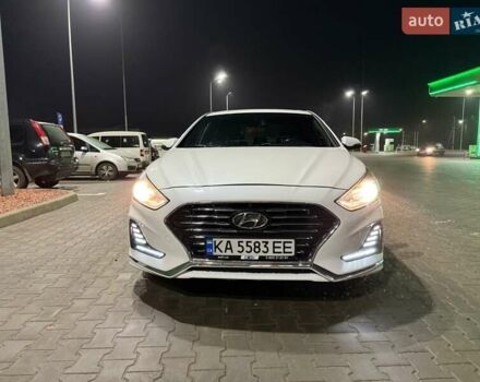 Белый Хендай Соната, объемом двигателя 2.36 л и пробегом 80 тыс. км за 13000 $, фото 42 на Automoto.ua