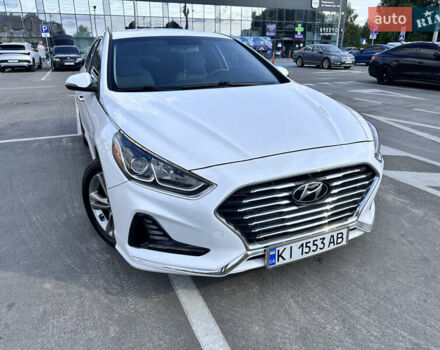 Белый Хендай Соната, объемом двигателя 2.36 л и пробегом 83 тыс. км за 13500 $, фото 2 на Automoto.ua