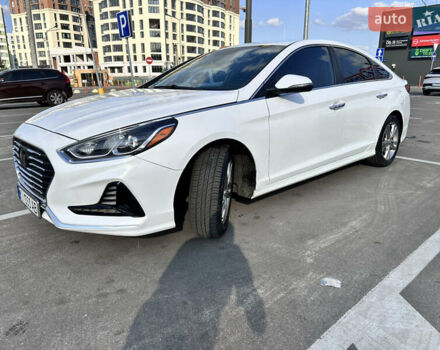 Белый Хендай Соната, объемом двигателя 2.36 л и пробегом 83 тыс. км за 13500 $, фото 3 на Automoto.ua