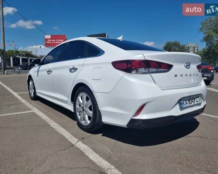 Белый Хендай Соната, объемом двигателя 2.4 л и пробегом 99 тыс. км за 14000 $, фото 5 на Automoto.ua