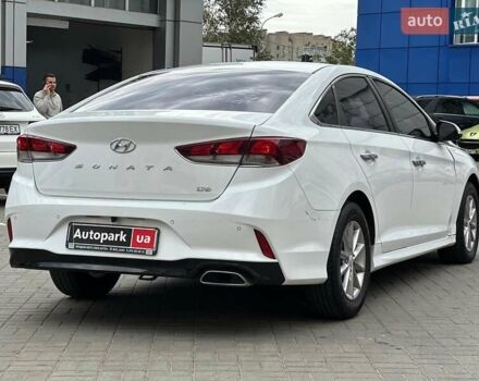 Білий Хендай Соната, об'ємом двигуна 1.7 л та пробігом 151 тис. км за 14990 $, фото 6 на Automoto.ua