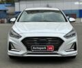 Білий Хендай Соната, об'ємом двигуна 1.7 л та пробігом 151 тис. км за 14990 $, фото 1 на Automoto.ua