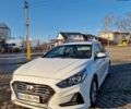 Білий Хендай Соната, об'ємом двигуна 2 л та пробігом 400 тис. км за 15500 $, фото 1 на Automoto.ua