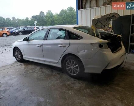 Белый Хендай Соната, объемом двигателя 2.4 л и пробегом 67 тыс. км за 2100 $, фото 1 на Automoto.ua