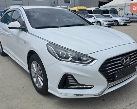 Білий Хендай Соната, об'ємом двигуна 2 л та пробігом 314 тис. км за 11990 $, фото 1 на Automoto.ua
