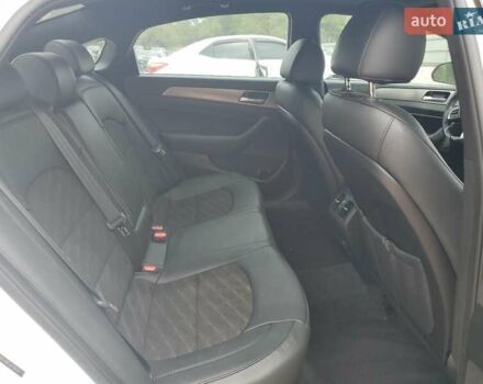 Белый Хендай Соната, объемом двигателя 2.4 л и пробегом 97 тыс. км за 2000 $, фото 9 на Automoto.ua