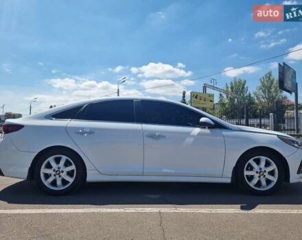 Белый Хендай Соната, объемом двигателя 2.4 л и пробегом 99 тыс. км за 14000 $, фото 1 на Automoto.ua