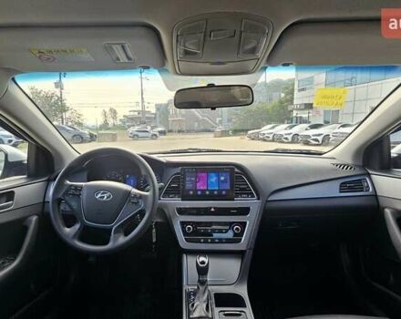 Білий Хендай Соната, об'ємом двигуна 2 л та пробігом 329 тис. км за 10990 $, фото 14 на Automoto.ua