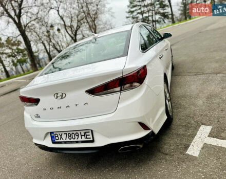 Белый Хендай Соната, объемом двигателя 2.36 л и пробегом 46 тыс. км за 14000 $, фото 1 на Automoto.ua