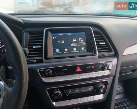 Белый Хендай Соната, объемом двигателя 2.4 л и пробегом 131 тыс. км за 14950 $, фото 3 на Automoto.ua