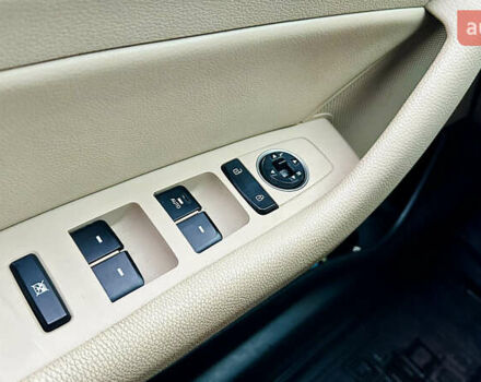 Белый Хендай Соната, объемом двигателя 2.36 л и пробегом 46 тыс. км за 14000 $, фото 13 на Automoto.ua