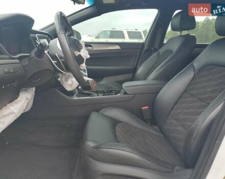 Белый Хендай Соната, объемом двигателя 2.4 л и пробегом 97 тыс. км за 2000 $, фото 6 на Automoto.ua