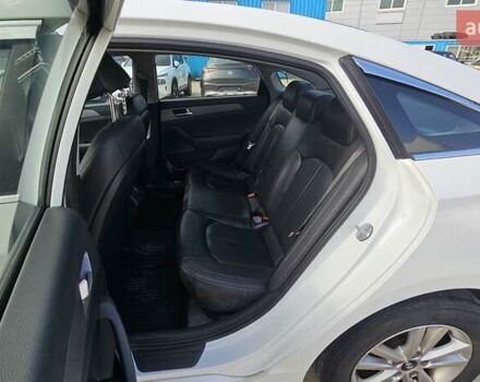 Білий Хендай Соната, об'ємом двигуна 2 л та пробігом 329 тис. км за 10990 $, фото 13 на Automoto.ua