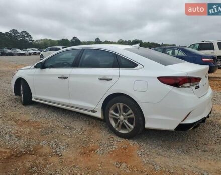 Белый Хендай Соната, объемом двигателя 2.4 л и пробегом 97 тыс. км за 2000 $, фото 1 на Automoto.ua