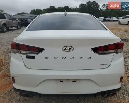 Белый Хендай Соната, объемом двигателя 2.4 л и пробегом 97 тыс. км за 2000 $, фото 5 на Automoto.ua