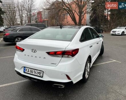 Белый Хендай Соната, объемом двигателя 2.36 л и пробегом 70 тыс. км за 13000 $, фото 3 на Automoto.ua