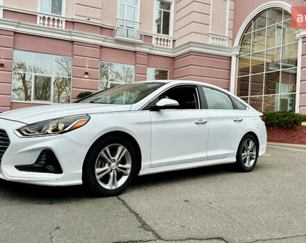 Белый Хендай Соната, объемом двигателя 2.36 л и пробегом 46 тыс. км за 14000 $, фото 3 на Automoto.ua