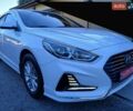 Белый Хендай Соната, объемом двигателя 2 л и пробегом 83 тыс. км за 12997 $, фото 1 на Automoto.ua