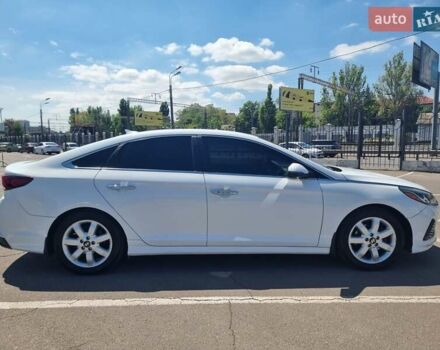 Белый Хендай Соната, объемом двигателя 2.4 л и пробегом 99 тыс. км за 14000 $, фото 2 на Automoto.ua