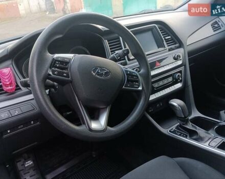 Белый Хендай Соната, объемом двигателя 2.4 л и пробегом 131 тыс. км за 14950 $, фото 2 на Automoto.ua