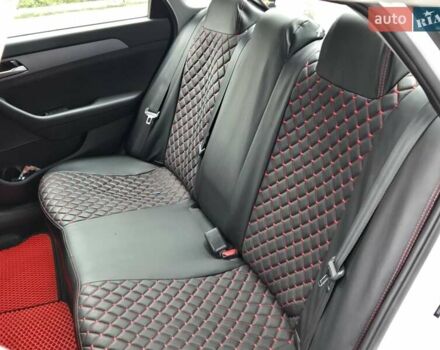 Білий Хендай Соната, об'ємом двигуна 2.4 л та пробігом 195 тис. км за 15900 $, фото 14 на Automoto.ua