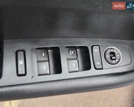 Білий Хендай Соната, об'ємом двигуна 2.4 л та пробігом 195 тис. км за 15900 $, фото 16 на Automoto.ua