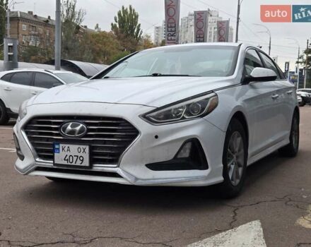 Білий Хендай Соната, об'ємом двигуна 2.4 л та пробігом 195 тис. км за 15900 $, фото 1 на Automoto.ua