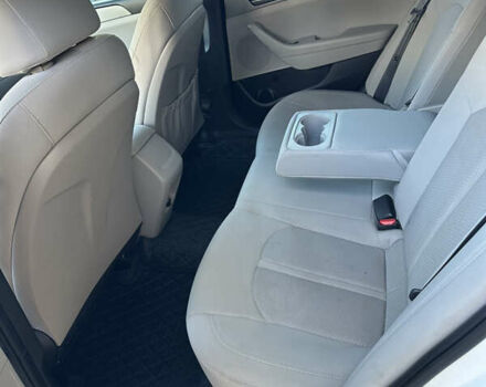 Білий Хендай Соната, об'ємом двигуна 2.5 л та пробігом 62 тис. км за 14500 $, фото 6 на Automoto.ua