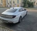 Белый Хендай Соната, объемом двигателя 2 л и пробегом 128 тыс. км за 22500 $, фото 5 на Automoto.ua