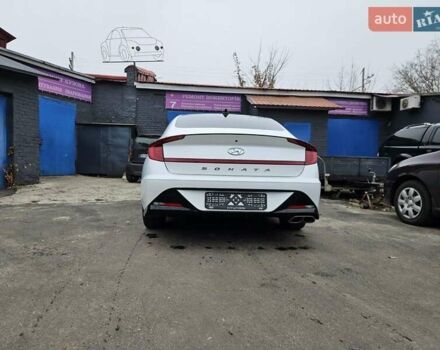 Білий Хендай Соната, об'ємом двигуна 2.5 л та пробігом 49 тис. км за 18599 $, фото 4 на Automoto.ua