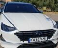 Білий Хендай Соната, об'ємом двигуна 2 л та пробігом 169 тис. км за 18450 $, фото 1 на Automoto.ua