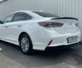 Белый Хендай Соната, объемом двигателя 2 л и пробегом 55 тыс. км за 18700 $, фото 3 на Automoto.ua