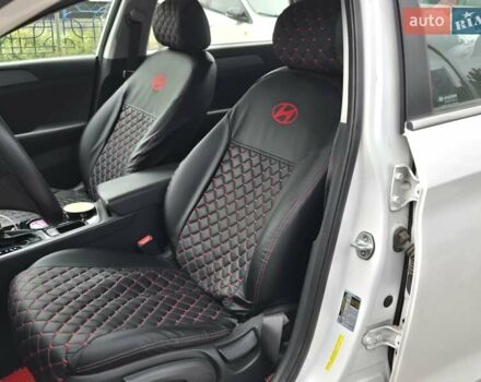 Білий Хендай Соната, об'ємом двигуна 2.4 л та пробігом 195 тис. км за 15900 $, фото 8 на Automoto.ua