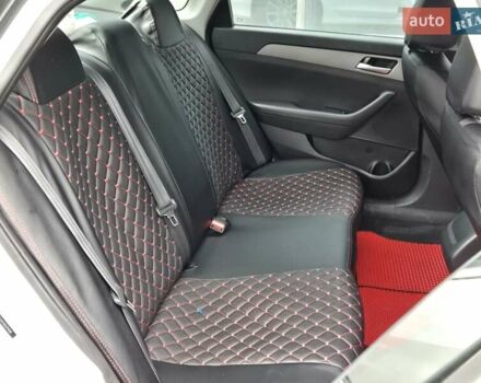 Білий Хендай Соната, об'ємом двигуна 2.4 л та пробігом 195 тис. км за 15900 $, фото 12 на Automoto.ua