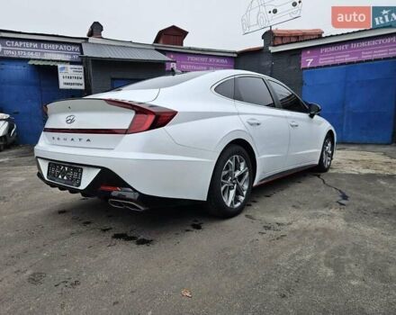 Білий Хендай Соната, об'ємом двигуна 2.5 л та пробігом 49 тис. км за 18599 $, фото 8 на Automoto.ua