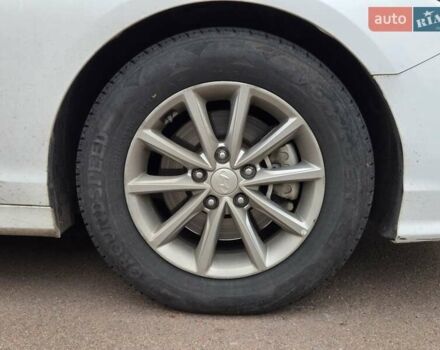 Білий Хендай Соната, об'ємом двигуна 2.4 л та пробігом 195 тис. км за 15900 $, фото 18 на Automoto.ua