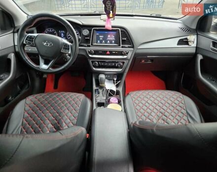 Білий Хендай Соната, об'ємом двигуна 2.4 л та пробігом 195 тис. км за 15900 $, фото 19 на Automoto.ua