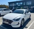 Білий Хендай Соната, об'ємом двигуна 2 л та пробігом 215 тис. км за 17900 $, фото 1 на Automoto.ua
