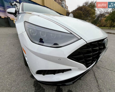Білий Хендай Соната, об'ємом двигуна 1.6 л та пробігом 55 тис. км за 21400 $, фото 14 на Automoto.ua