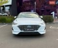 Белый Хендай Соната, объемом двигателя 2 л и пробегом 2 тыс. км за 24490 $, фото 1 на Automoto.ua