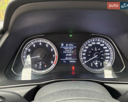 Білий Хендай Соната, об'ємом двигуна 2.5 л та пробігом 95 тис. км за 17500 $, фото 21 на Automoto.ua