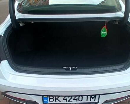 Білий Хендай Соната, об'ємом двигуна 2 л та пробігом 43 тис. км за 23550 $, фото 22 на Automoto.ua