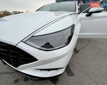 Білий Хендай Соната, об'ємом двигуна 1.6 л та пробігом 55 тис. км за 21400 $, фото 15 на Automoto.ua