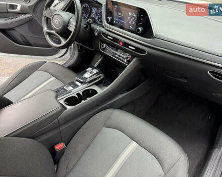 Білий Хендай Соната, об'ємом двигуна 2.5 л та пробігом 95 тис. км за 17500 $, фото 16 на Automoto.ua