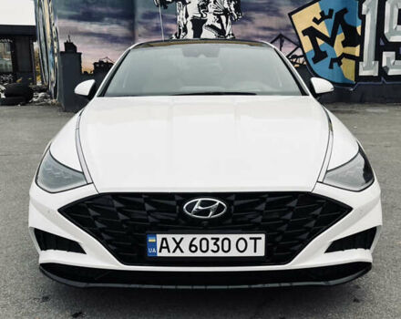 Білий Хендай Соната, об'ємом двигуна 1.6 л та пробігом 55 тис. км за 21400 $, фото 24 на Automoto.ua
